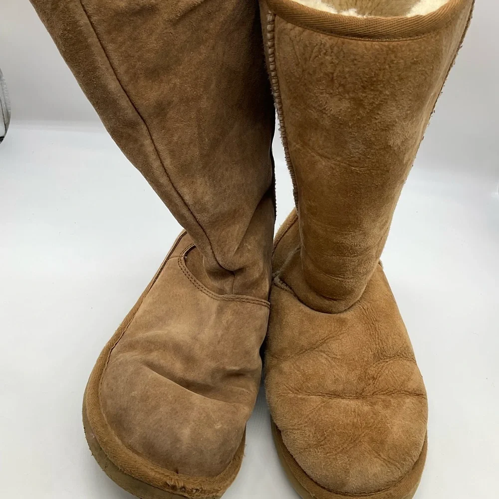 UGG MISMATCHED‎ BOOTS